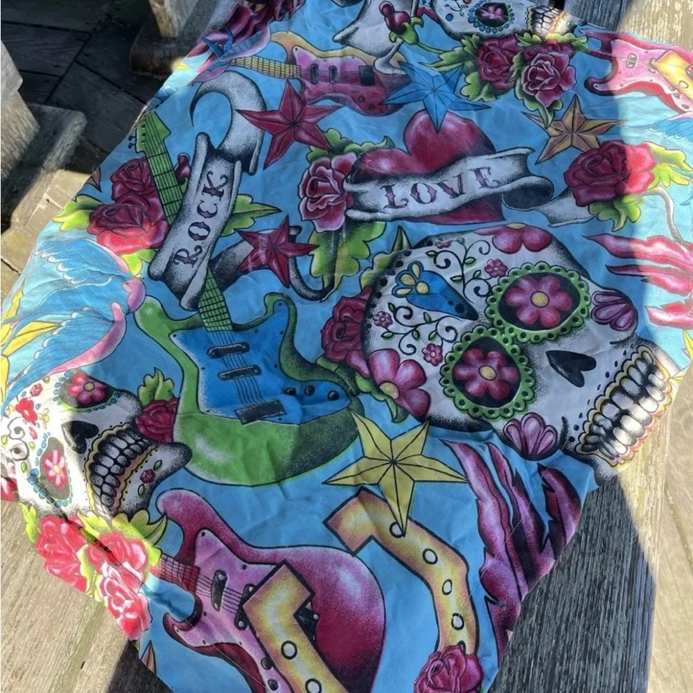 ED HARDY COMFORTER WITH SKULLS PLUS PILLOW CASE Rock and Roll